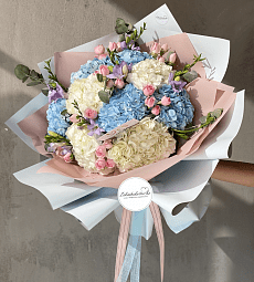 Букет "Ван Гог" из гортензий и фрезий
