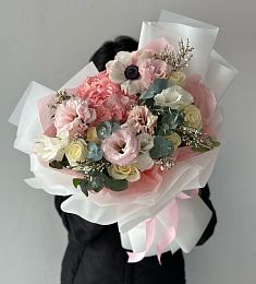 Букет "Пастельный бриз" из анемонов, гортензий, лизиантусов и роз