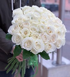45 белых голландских роз