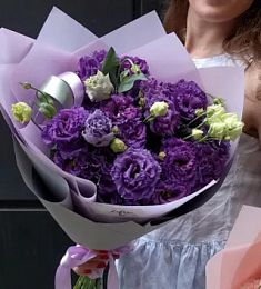 Букет из 11 сиреневых лизиантусов