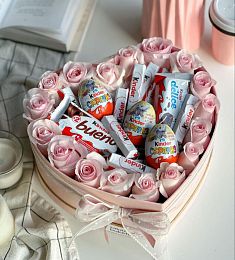 Коробка "Сладости в сердце" с розами