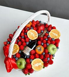 Фруктовая корзина "Шардоне" клубника, голубика и шампанское