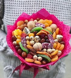 Букет «Восточный вкус» из сухофруктов и орехов 