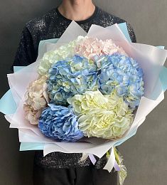 7 гортензий в оформлении микс 