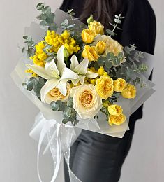 Букет "Lionel" из роз, лилий и мимозы