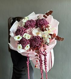 Композиция "Новая звезда" из гортензии, лизиантусов, орхидей и хризантем