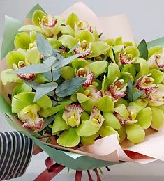 Букет "Yellowzy" из орхидей и эвкалипта