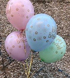 Композиция Happy Birthday в гамме "Нежная пастель"