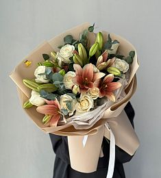 Букет "Нежная гармония" из лилий и роз