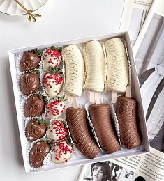 Клубничный бокс "Handsome"  свежая клубника и бананы в итальянском шоколаде