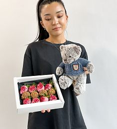 Сет "Клубника и Мишка" клубника в итальянском шоколаде и медвежонок