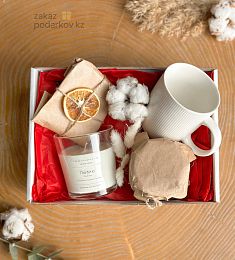 Подарочный бокс Bless со свечой и кружкой