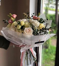 SPRING 4.0 букет из роз и гвоздик