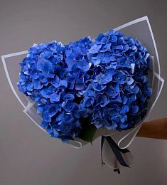 Букет из 5 синих гортензий