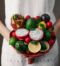 Съедобный букет "Драгон" из овощей и фруктов