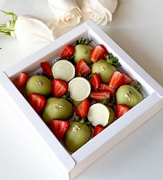 Клубничный бокс "Green light" клубника в шоколаде