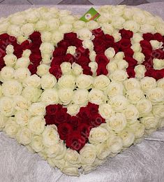 Сердце "МАМЕ" из голландских роз