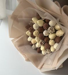 Клубничный букет "Alice" из клубники в итальянском шоколаде