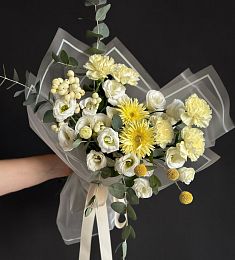 Композиция "Люсинэ" из гербер, гвоздик и лизиантусов