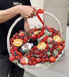 Фруктовая корзина "Изобилити" с шампанским