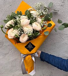 Букет "Медина" из ранункулюсов