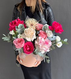 Композиция "Lexy" розы, лизиантусы, и гербера в коробке