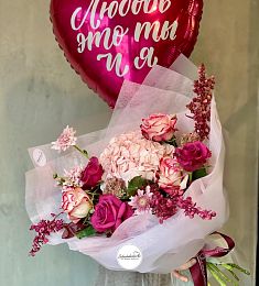 Букет "Инжу" из гортензий и роз