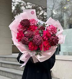 Букет "Магический сад" из роз и хризантем