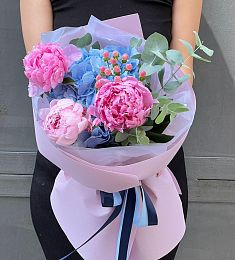 Букет "Сказка" из гортензий и пион