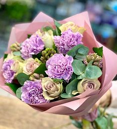 Букет "Львенок" из гиацинтов, роз и гвоздик