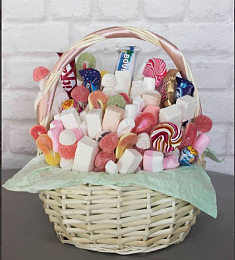 Корзина со сладостями "Снежок"