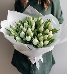 45 тюльпанов в оформлении