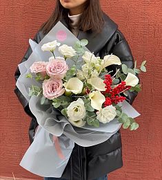 Букет "Джули" из роз и калл