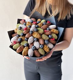 Финиковый конус "Ясмин" из фиников в итальянском шоколаде