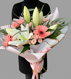 Букет "Шэллина" с розой, лилией и герберой