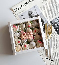 Клубничный бокс «Неженка»» из клубники в белом шоколаде