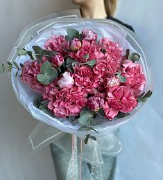 Букет "Роскошь природы" из роз, пионов и эвкалипта