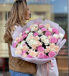 69 диантусов в оформлении