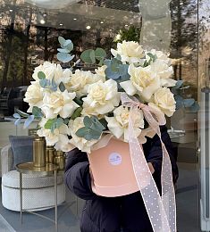 Букет "Цветочное искусство" M из роз