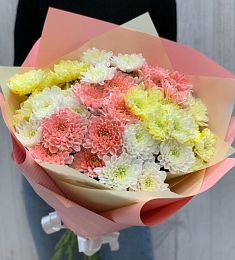 Букет из 9  кустовых хризантем микс в оформлении