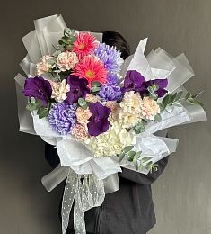 Композиция "Исабель" из гвоздик, гербер, гортензии, хризантем и орхидей