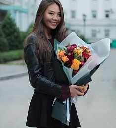 Букет "Монако" из брунии, астры, альстромерий и розы