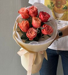 7 голладских роз в оформлении