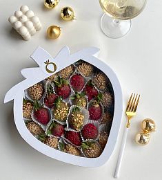 Клубничная композиция "Клубничный рай" клубника в молочном шоколаде