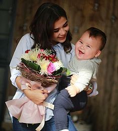 Букет "Эйфлория" из хризантем, альстромерий и роз