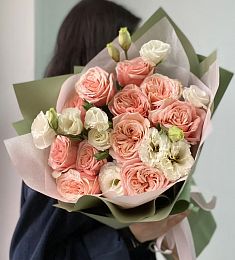 Букет "Лэйла" из лизиантусов и пионовидных роз