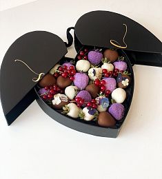 Клубничный бокс "Black diamond" клубника в шоколаде