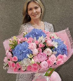 Нежный букет "Прекрасной фее" из Альстромерия, Гортензия, Пион и Роз