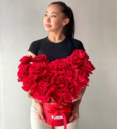 Букет "Роял" S из красных голландских роз