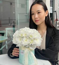 Букет в коробке "Ваниль" S из хризантем 